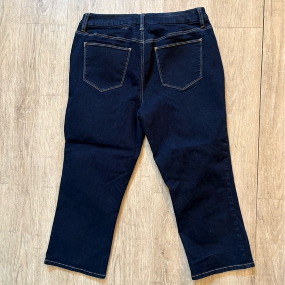 Chico’s size 0 Cropped Dark Blue Women's Jeans (small equivalent) - Picture 8 of 9